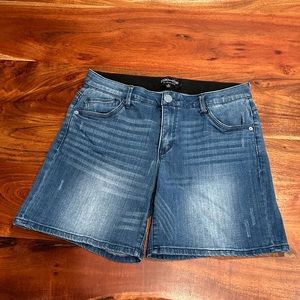 Mac and Me Denim Shorts | Medium Wash | Size 10